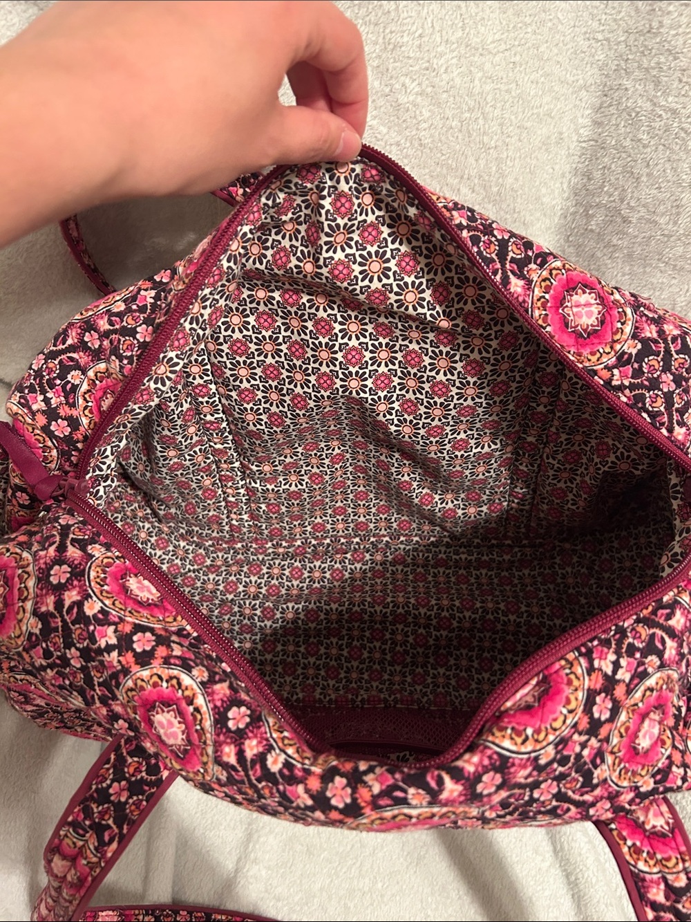 Vera Bradley Hot Pink Paisley Quilted Travel Bag - Picture 5 of 10